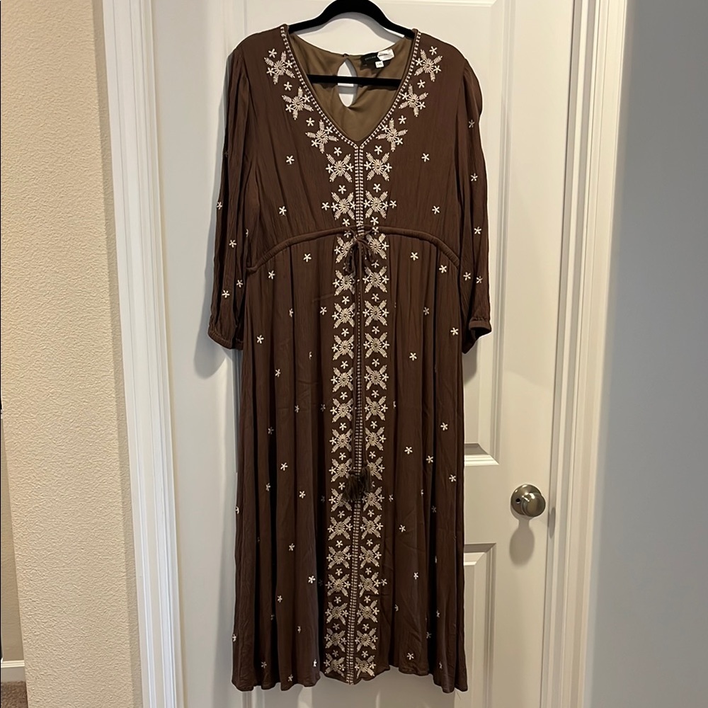 Brown boho V-Neck embroidered sleeved dress